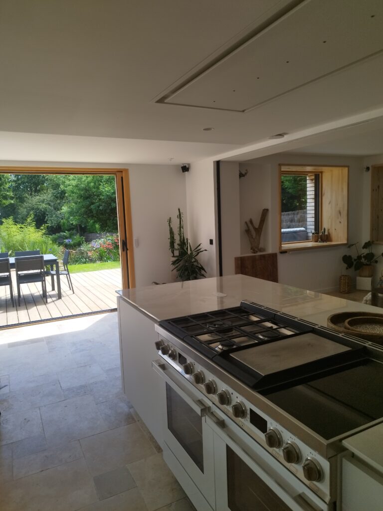 cuisine noblessa équipée paino cuisson smeg induction gaz plancha four ilôt