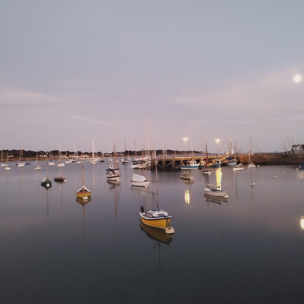 port bateaux voiliers mer lumière soleil