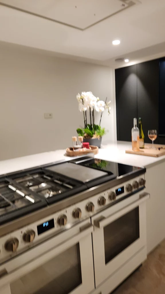 cuisine noblessa équipée paino cuisson smeg induction gaz plancha four ilôt