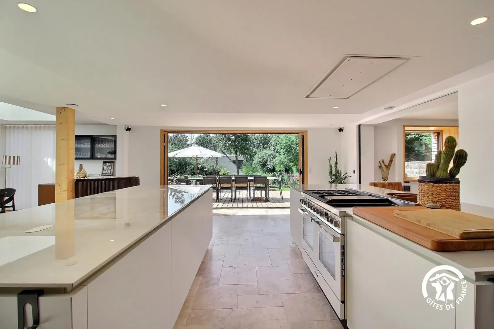 cuisine 2 ilots céramique piano smeg conviivail